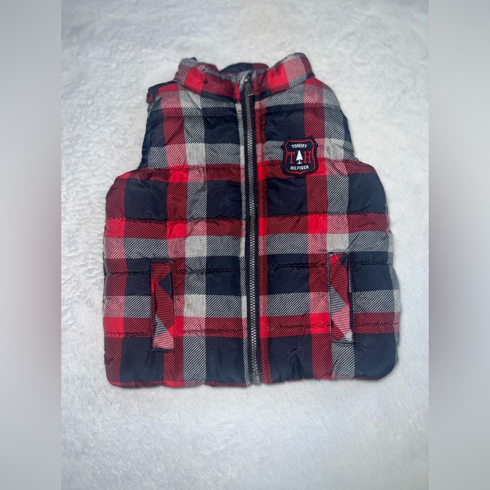 Tommy Hilfiger Baby Puffer Vest Plaid Zip Up Style Size6-9 Months Red Grey Blue